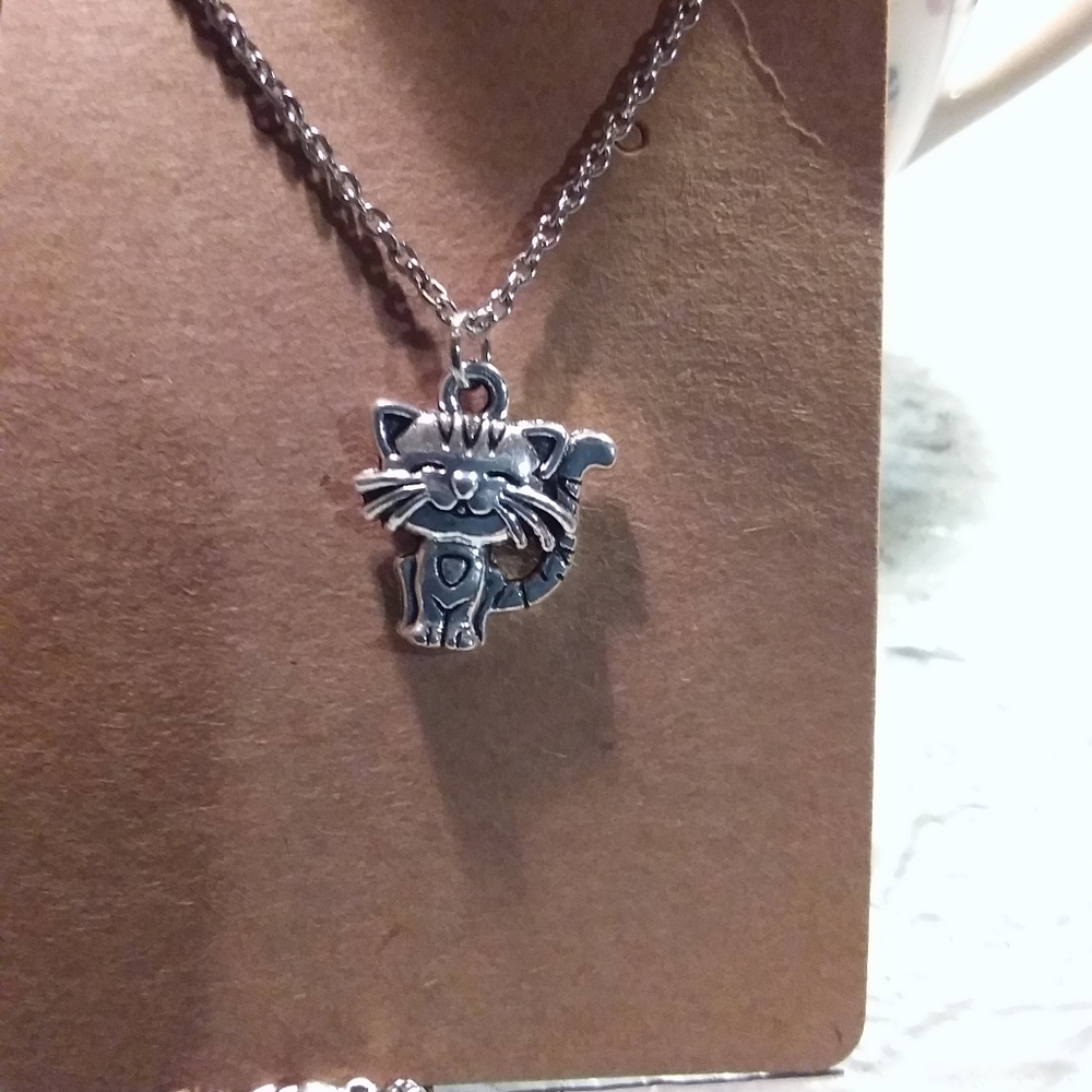 Cat Necklace - Picture 2 of 2
